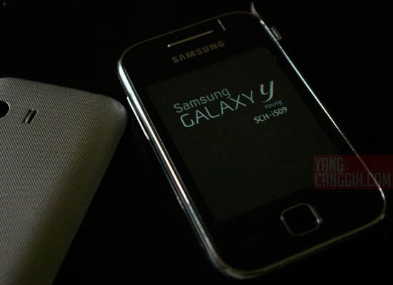 Samsung Galaxy Y desain both Review: Samsung Galaxy Y CDMA (SCH i509) smartphone review mobile gadget 