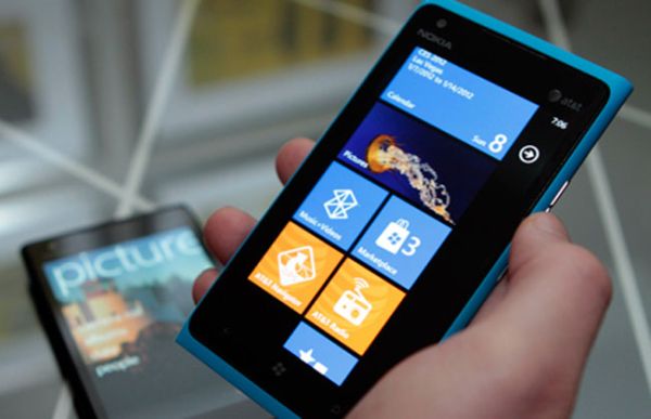 nokia lumia 900 1 Nokia Lumia 900: Smartphone Windows Phone Mango dengan LTE smartphone news mobile gadget 