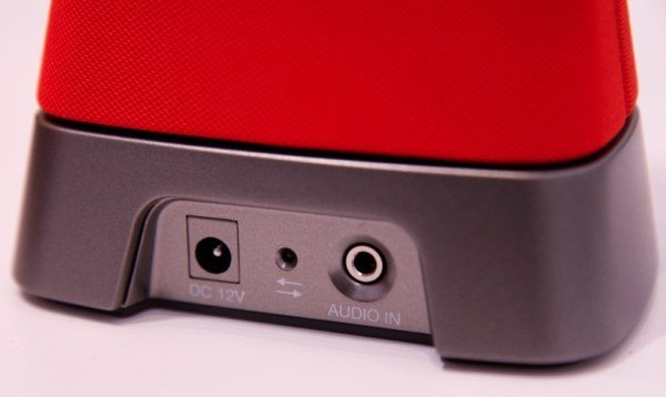 supertooth red [CES 2012] SuperTooth Disco: Speaker Bluetooth dengan Bass Prima news mobile gadget audio video aksesoris gadget 