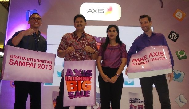 AXIS Internet Big Sale AXIS Internet BIG SALE: Internet Gratis Hingga Akhir 2013! liputan acara lokal 