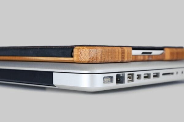 Grove Bamboo case 18 Grove Bamboo case 18