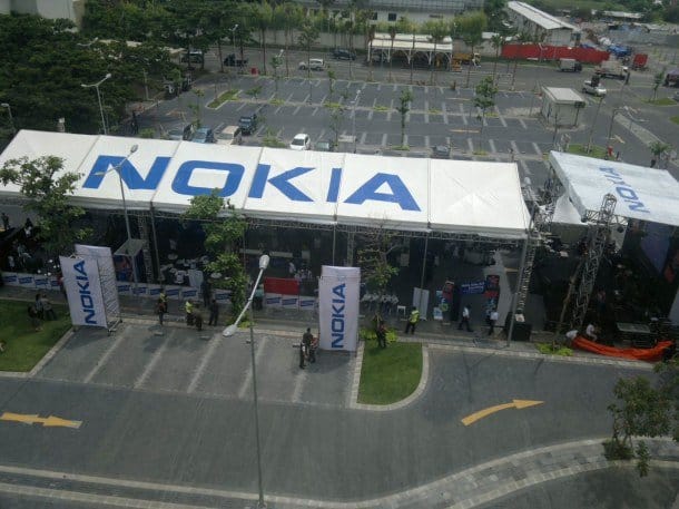 Big Launch Nokia Asha 303 QWERTY Surabaya & Bandung: Ludes Terjual!! 20 Nokia Asha Launching Surabaya