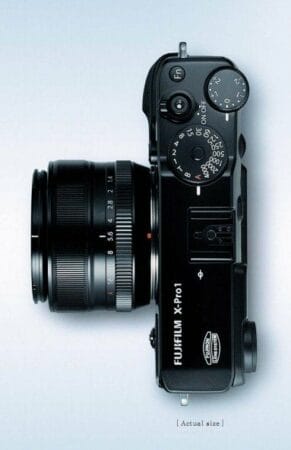 Fujifilm X-Pro1: Kamera Hybrid Terbaru dengan X-Mount dan X-Trans CMOS Sensor 24 fujifilm xpro1 atas