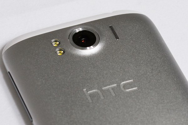 review HTC sensation XL kamera belakang