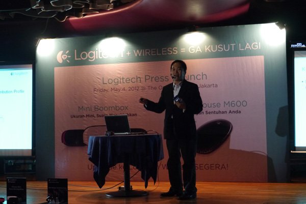 Logitech miniboombox dan Logitech Touch Mouse M600 launch 1