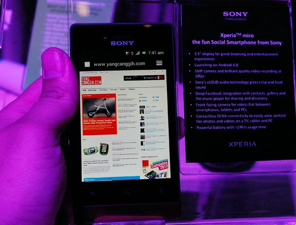 Hands on Xperia miro