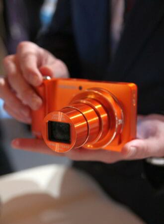 samsung galaxy camera orange 1