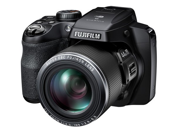 Fujifilm-S8400-1