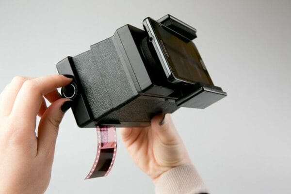 Lomography Smartphone Film Scanner: Ubah Film 35mm Menjadi Format Digital 23 smartphone film scanner 1