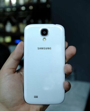 samsung galaxy s4 belakang
