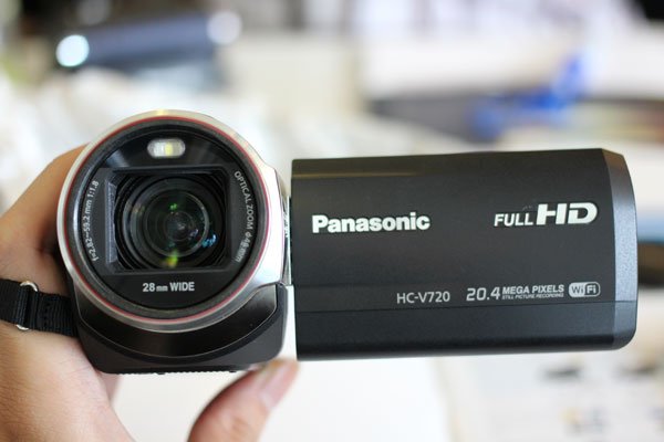 Panasonic-HC-V720-2