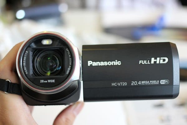 Panasonic HC V720 2