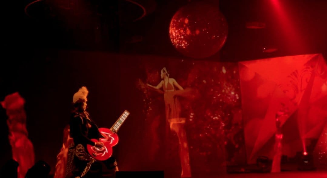 3030 Show: Visualisasi Masa Depan ala Tri 33 Tri 3030 2