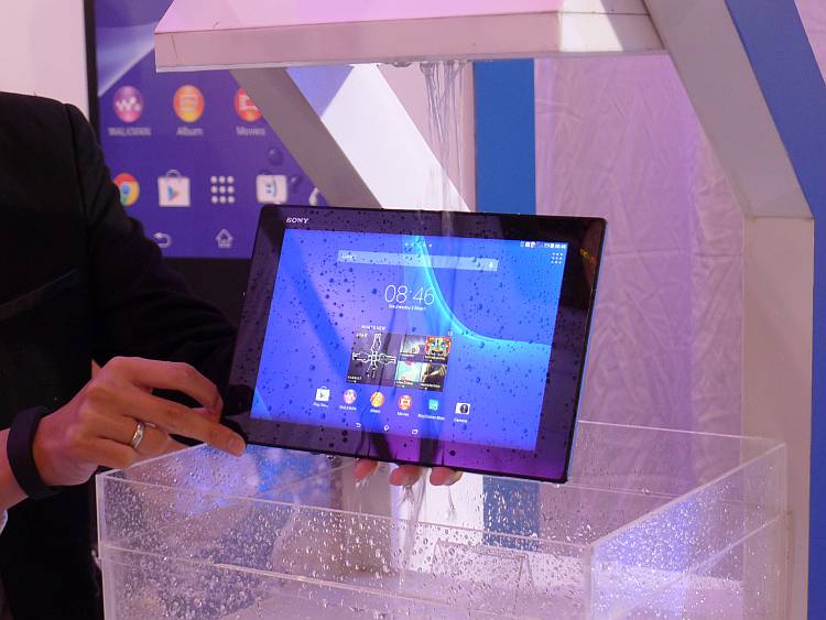 Xperia Z2 Tab water