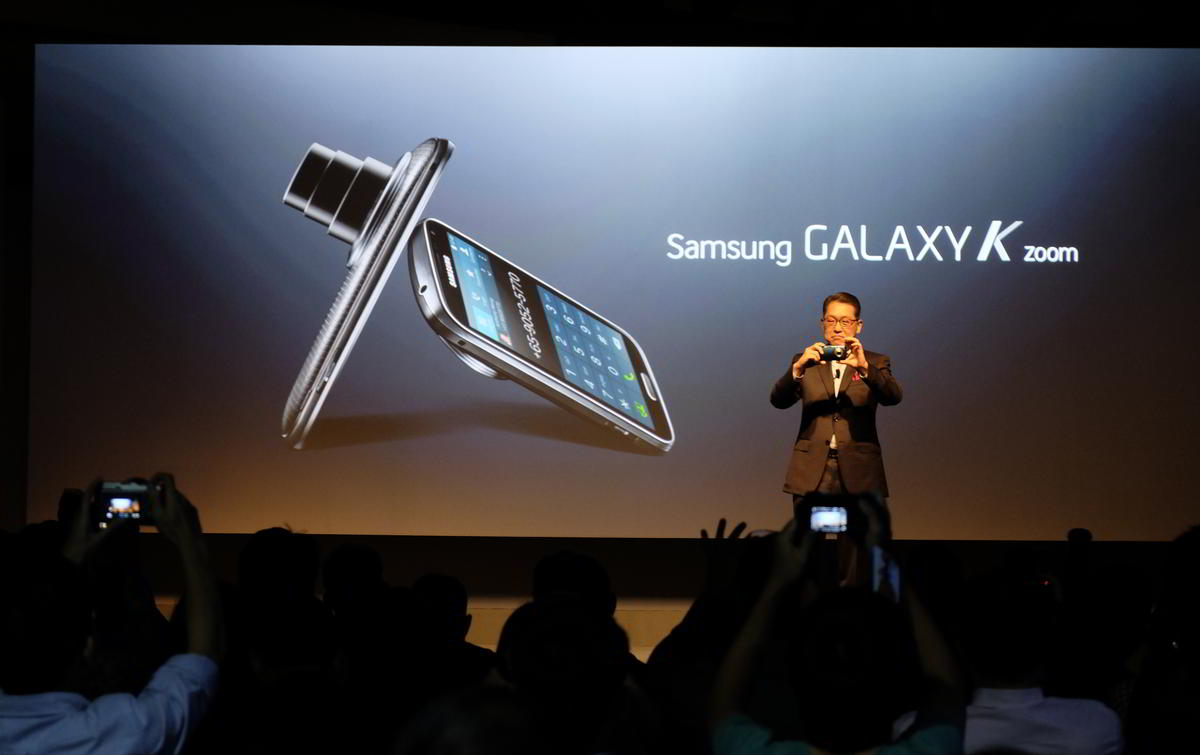 Samsung Resmi Kenalkan GALAXY K Zoom & Level 58 samsung k zoom presentasi1