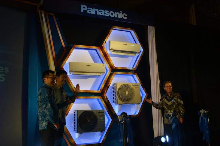 Panasonic R32