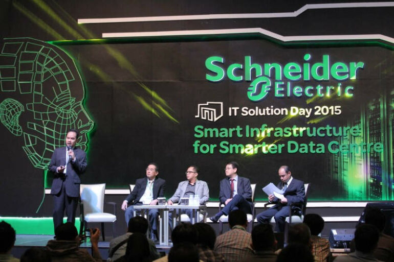 Schneider Electric IT Solution: Fokus pada Infrastruktur Data Center 32 IMG 8672