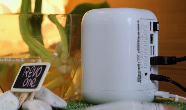 acer revo one belakang