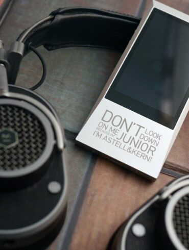 Astell Kern AK Jr 1