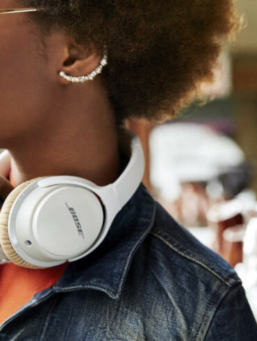 bose soundlink wireless headphone ii lifestyle
