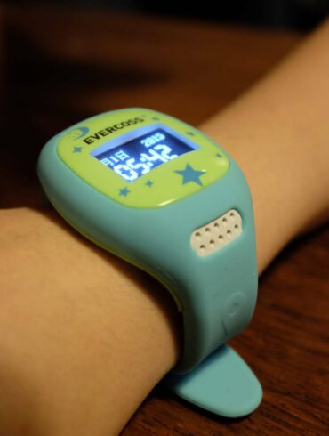 Memantau Anak Balita Lebih Mudah dengan Evercoss J1 32 evercoss j1 biru