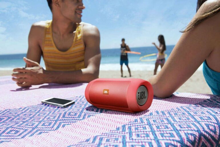 5 Hal Keren yang Dimiliki Produk Audio JBL 61 jbl connect beach