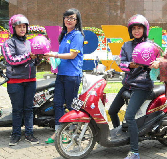 XL Sediakan Layanan Data & Pembayaran XL Tunai untuk LadyJEK 34 XL LadyJEK1