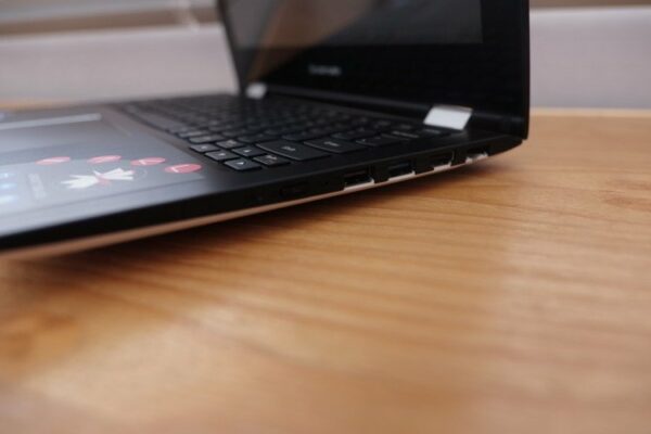 Lenovo YOGA 300 5
