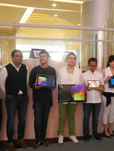 Lenovo YOGA GOODWEIRD 1