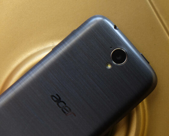 acer liquid z320 detail belakang acer liquid z320 detail belakang