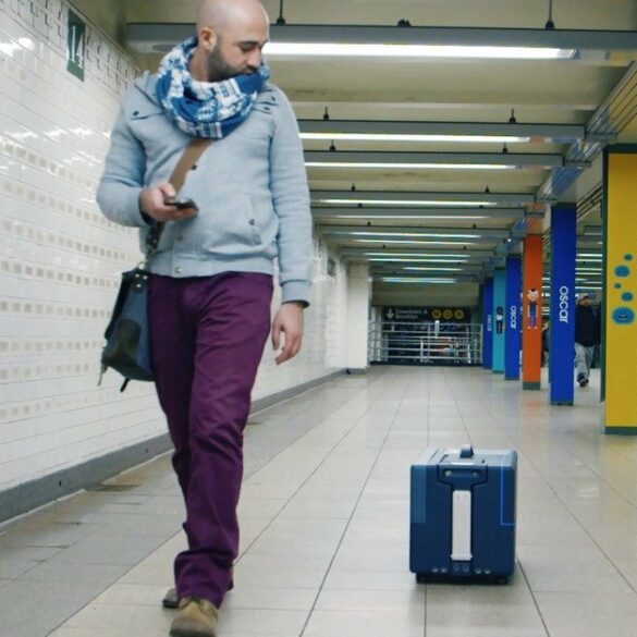 NUA Robotics Ciptakan Koper 'Ajaib' yang Bisa Berjalan Sendiri 25 1200x627xautosui.jpg.pagespeed.ic .B3 zGS95XW