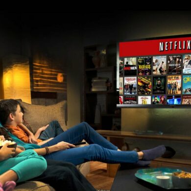30727 large family watching netflix