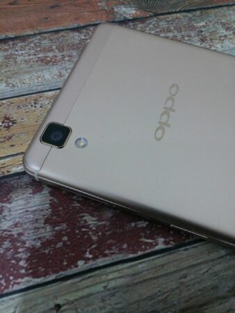 Oppo R7s back