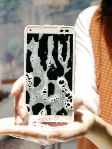 Digno Rafre: Smartphone Pertama di Dunia yang Bisa Dicuci dengan Sabun 23 kyocera digno rafre
