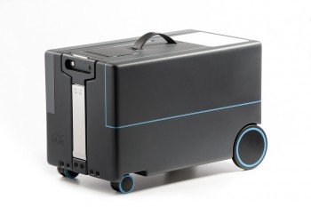 nua-robotic-smart-luggage