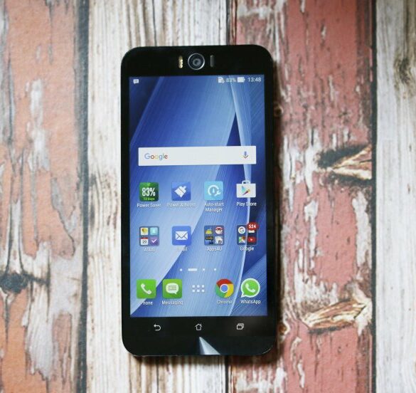 ASUS ZENFONE 2 SELFIE 1