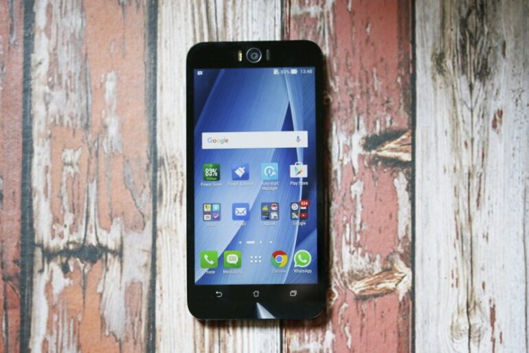 ASUS ZENFONE 2 SELFIE 1