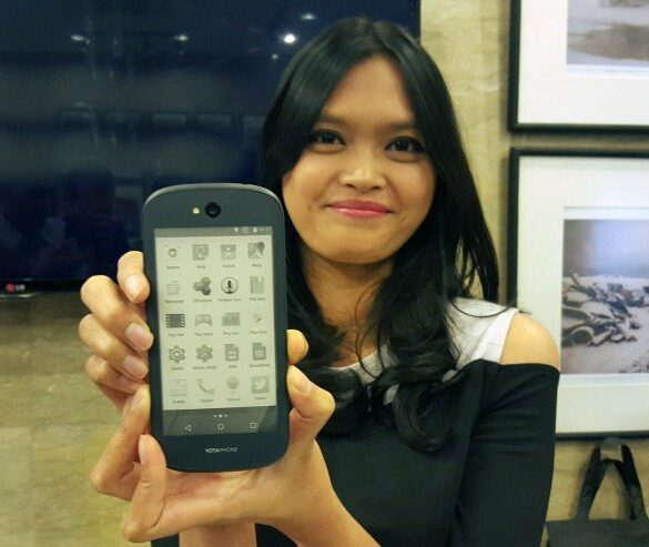 Launching YotaPhone 2 1