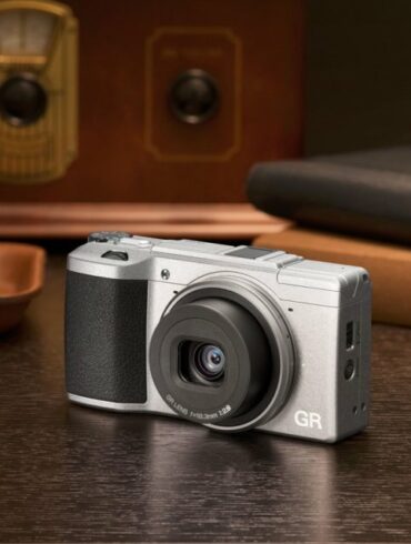 Ricoh GR II Silver Edition 1 Ricoh GR II Silver Edition 1