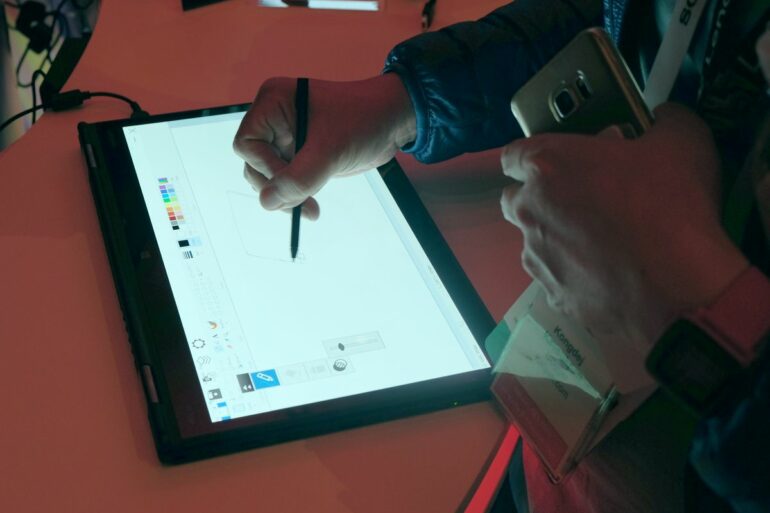 Kesan Pertama Mencoba Lenovo ThinkPad X1 Tablet & X1 Yoga 37 ces 2016 lenovo thinkpad x1 yoga pen