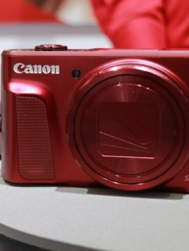 Canon PowerShot SX720 HS 3