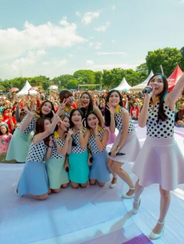 Cherrybelle berfoto dengan EOS M10 Cherrybelle berfoto dengan EOS M10
