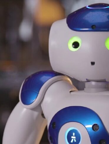 Kini Robot Bisa Dipekerjakan Sebagai Resepsionis Hotel 23 connie robot