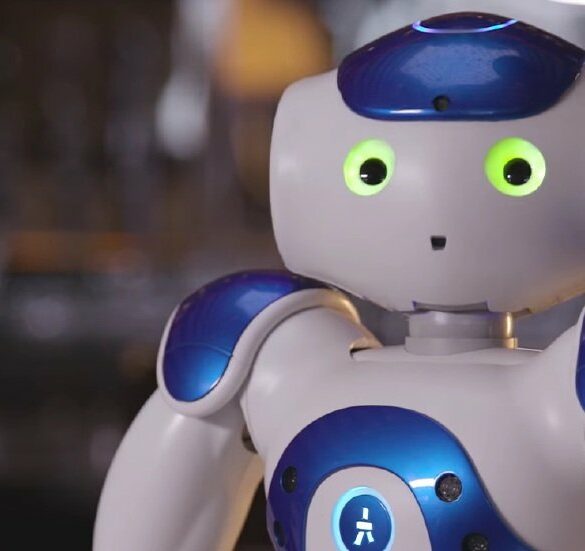 Kini Robot Bisa Dipekerjakan Sebagai Resepsionis Hotel 23 connie robot