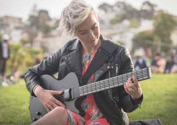Magic Instrument Guitar 5