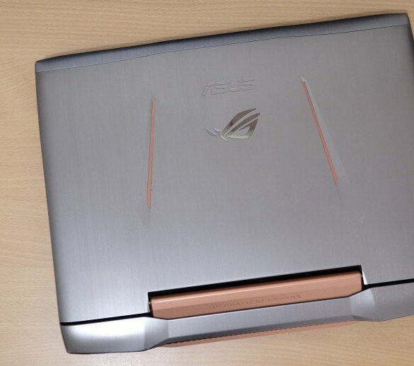 Review ASUS ROG G752 43 ASUS ROG G752 1