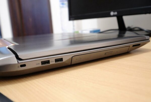 Review ASUS ROG G752 27 ASUS ROG G752 3