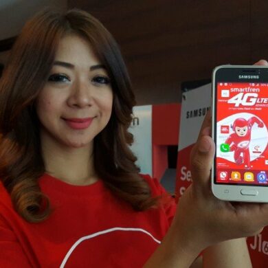 Bundling Smartfren Samsung Galaxy J1 1