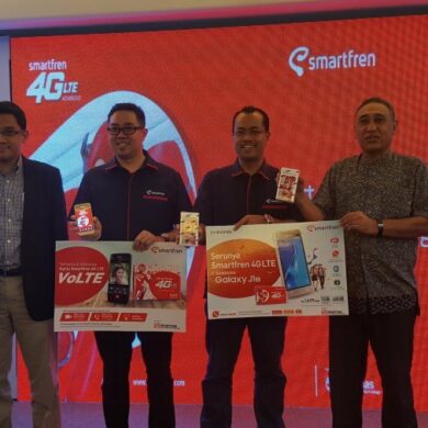 Bundling Smartfren Samsung Galaxy J1 5
