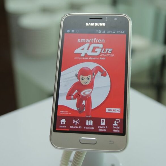 Smartfren Galaxy J1